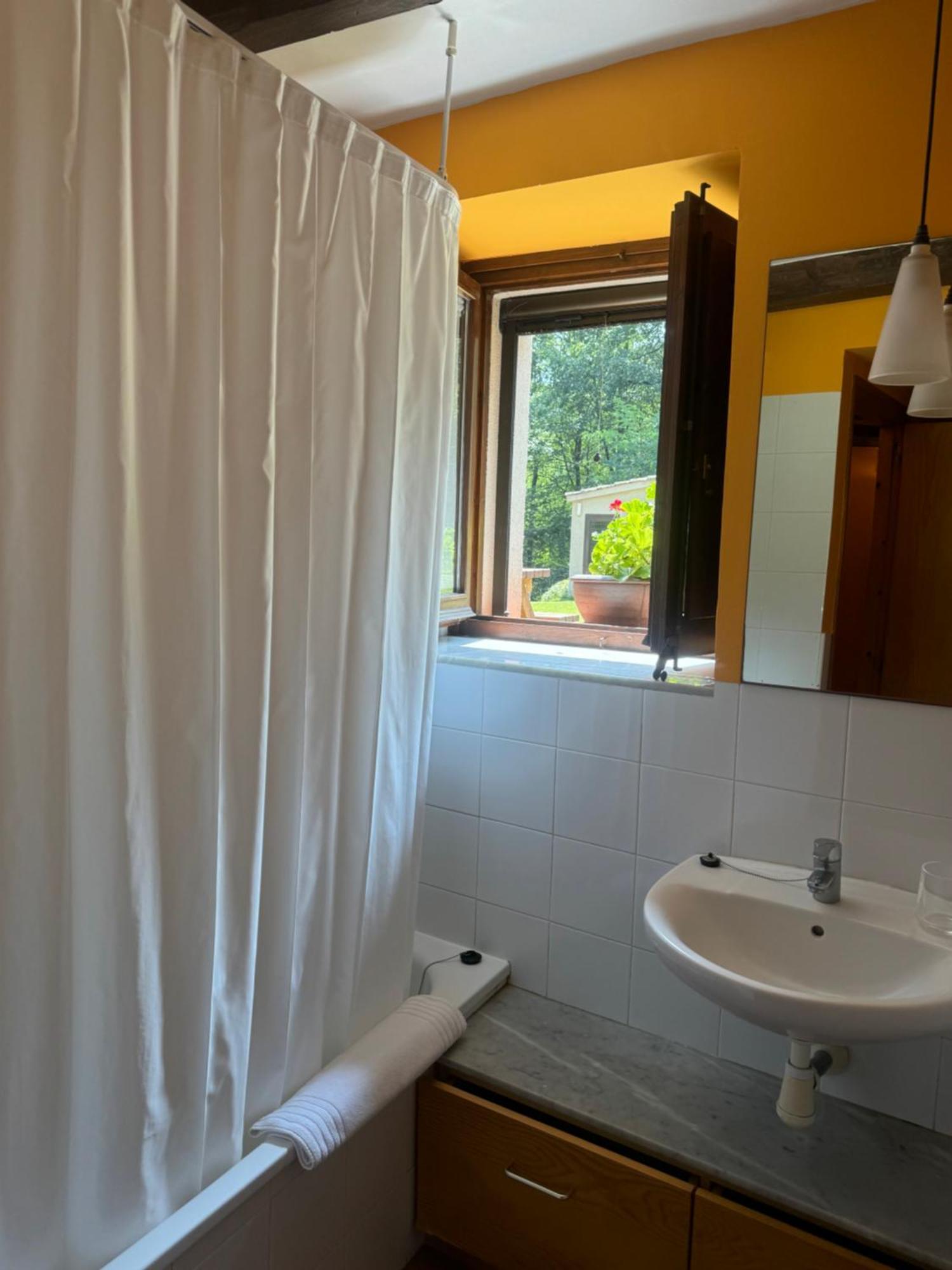 Mas Masnou Guest House Olot Bagian luar foto